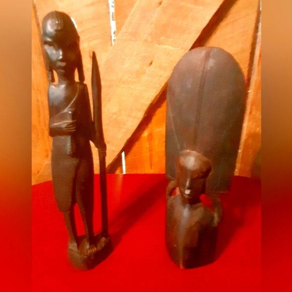 African statues - Picture 2 of 2